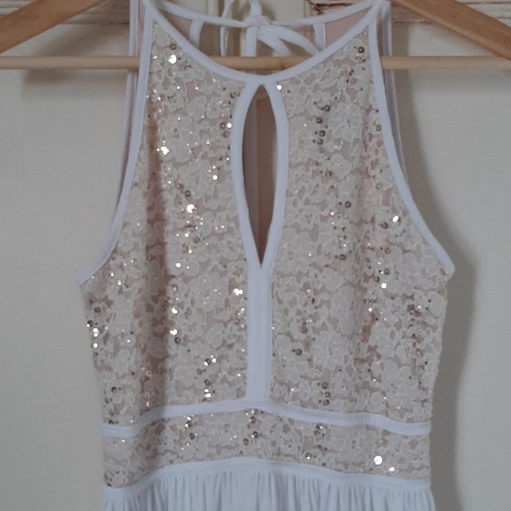 Dress - Picture 3 of 8